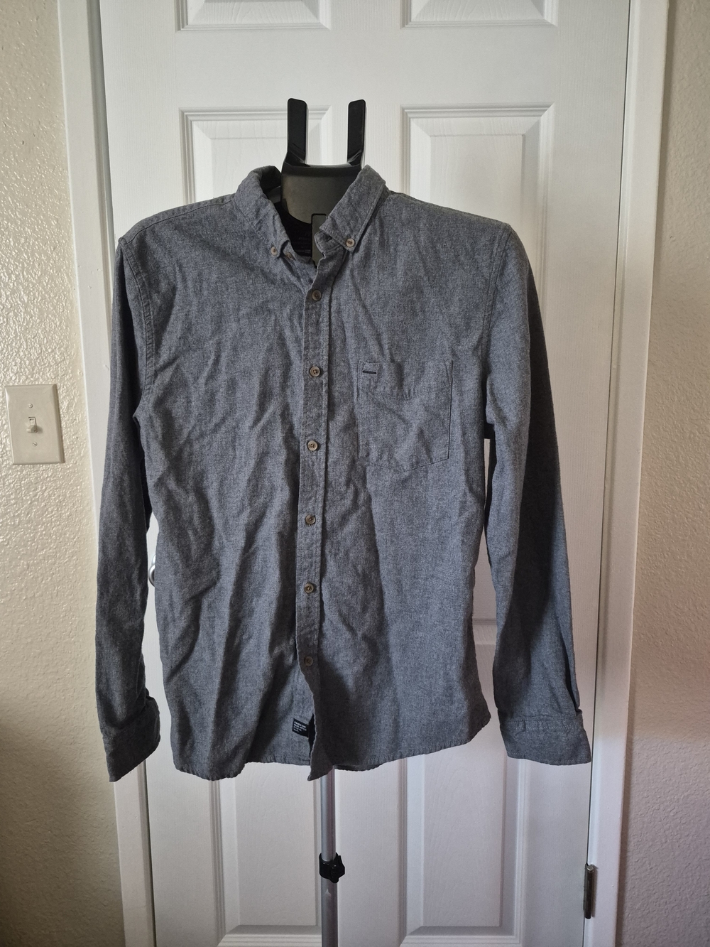 Men's Button-Down Long-Sleeve Shirt - Gray